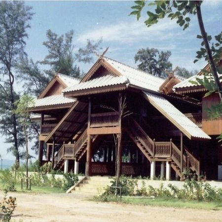 Ruen Thai Rim Haad Thang Kwian Eksteriør billede