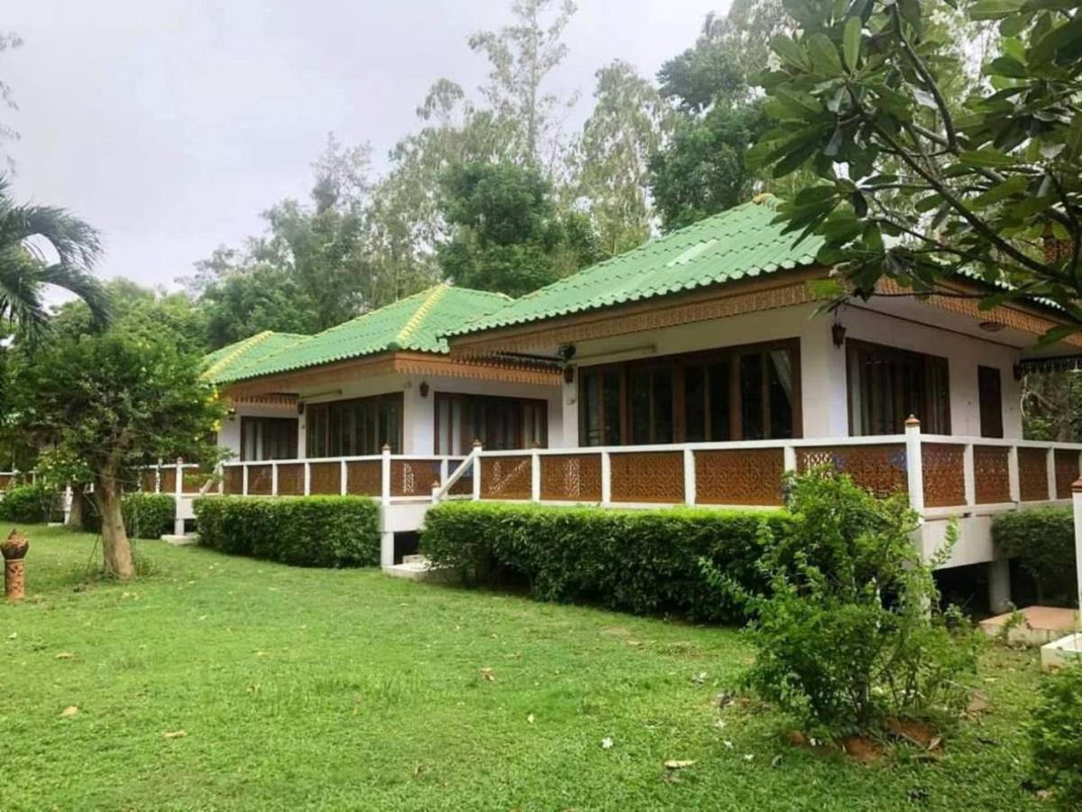 Ruen Thai Rim Haad Thang Kwian Eksteriør billede