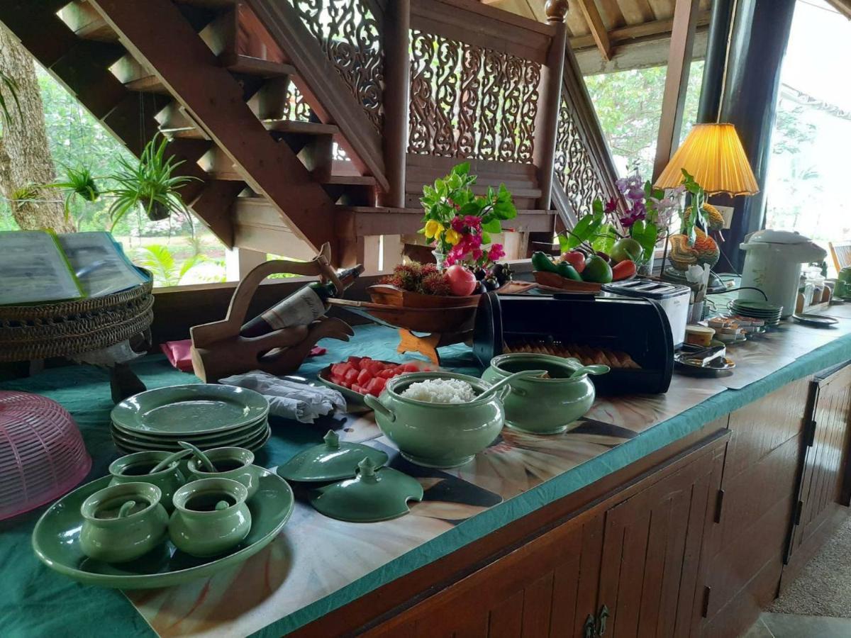 Ruen Thai Rim Haad Thang Kwian Eksteriør billede