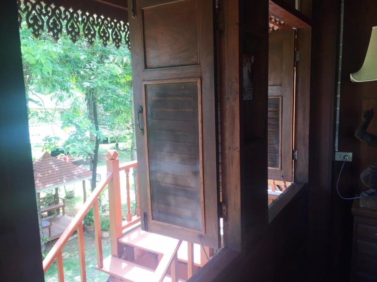 Ruen Thai Rim Haad Thang Kwian Eksteriør billede