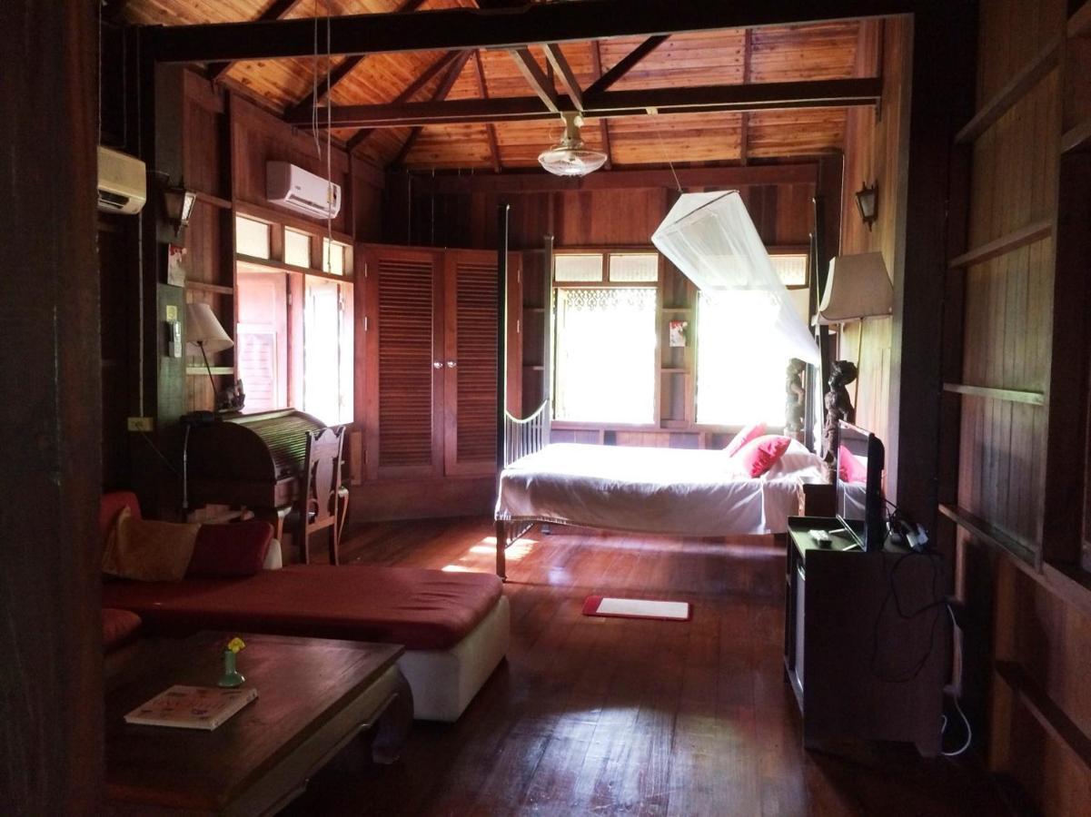 Ruen Thai Rim Haad Thang Kwian Eksteriør billede