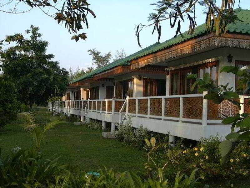 Ruen Thai Rim Haad Thang Kwian Eksteriør billede