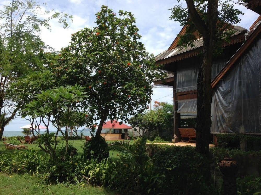 Ruen Thai Rim Haad Thang Kwian Eksteriør billede